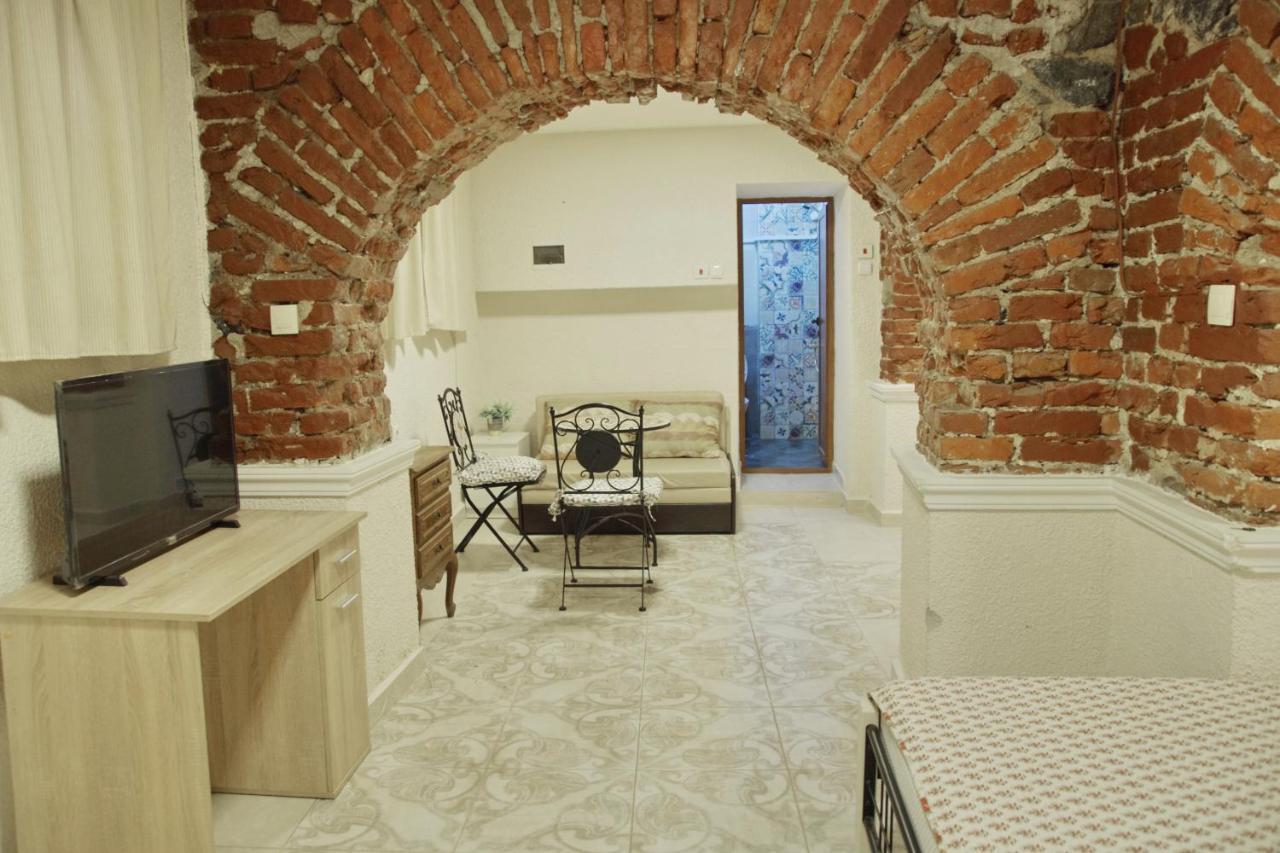 Interhost Guest Rooms And Apartments Софія Екстер'єр фото