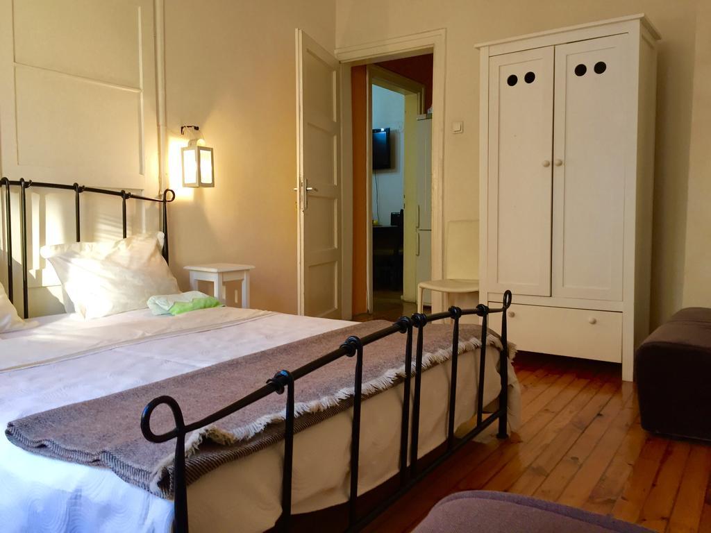 Interhost Guest Rooms And Apartments Софія Екстер'єр фото