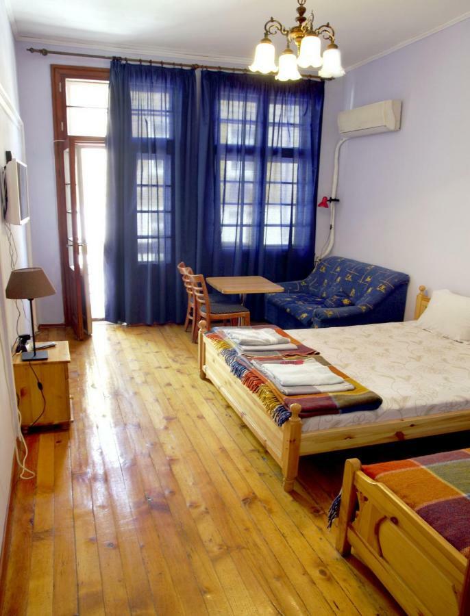 Interhost Guest Rooms And Apartments Софія Екстер'єр фото